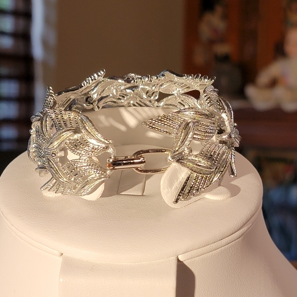 Vintage Silvertone Pegasus Bracelet - Picture 2 of 3